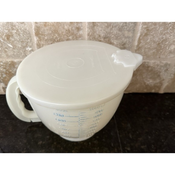 Vintage Tupperware Bundle #500 Mix-N-Store Measuring Pitcher 8 oz Measuring Cup - Picture 3 of 11